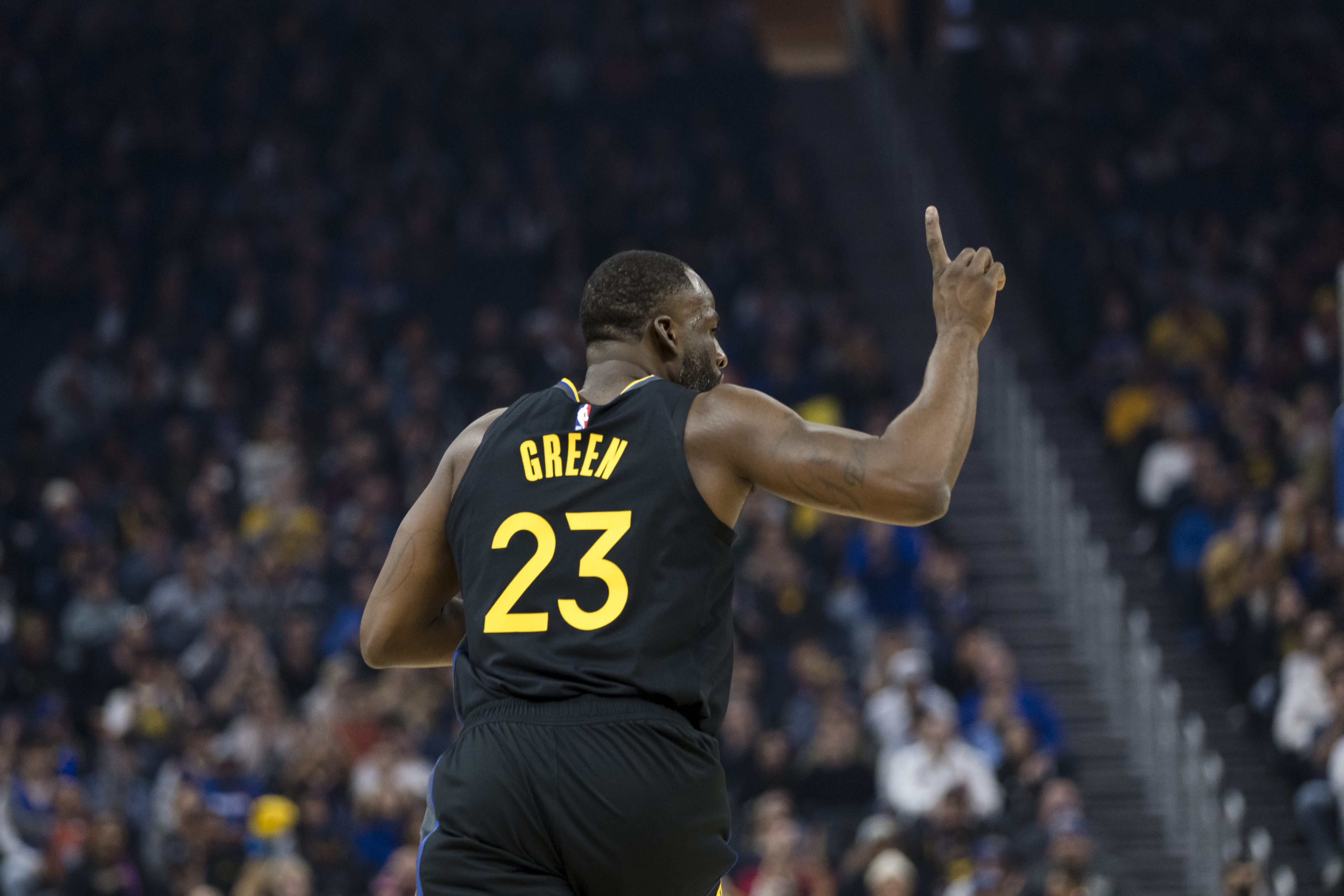 开云-阿里纳斯:追梦是脏动作之王 他的动作都能出集锦 而且真的会伤人